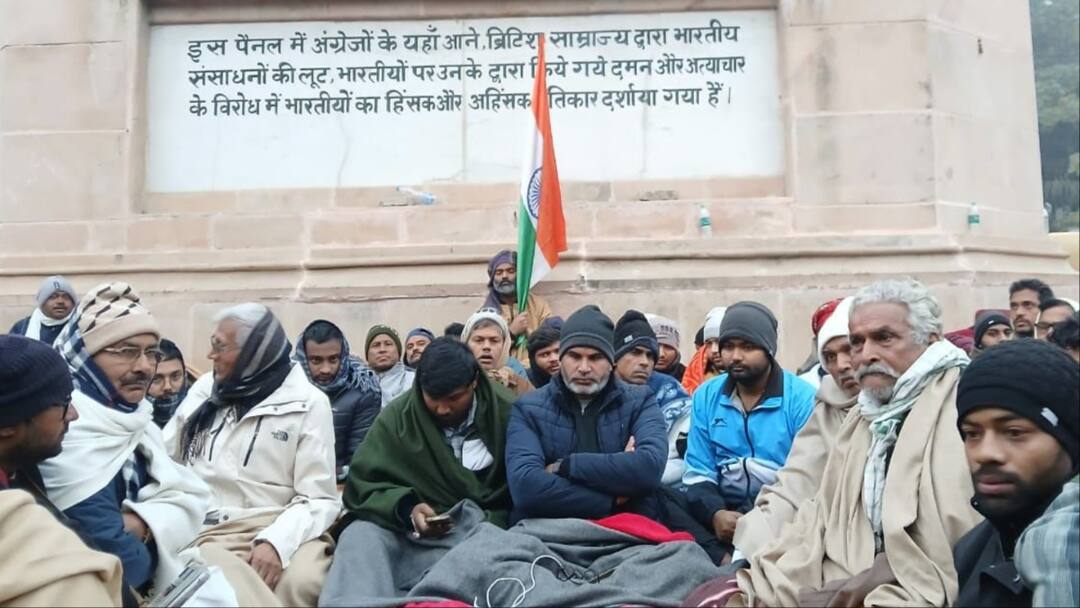 BPSC Student Protest Jansuraj founder Prashant Kishor fast unto death continues ann 5 मांगों के साथ गांधी मैदान में प्रशांत किशोर का आमरण अनशन जारी, कहा- ‘डरने वाला नहीं हूं...’