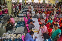 Delhi Election 2025: वोट डालने से पहले दिल्ली वाले ऐसे चेक कर लें लिस्ट में अपना नाम, आसान है तरीका