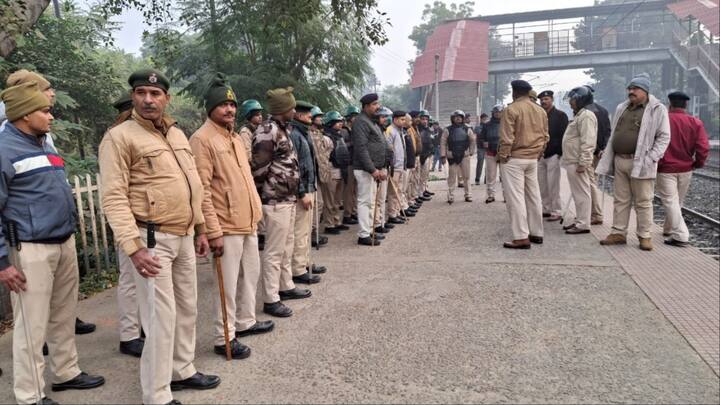 पप्पू यादव की तरफ से बिहार बंद के दौरान प्रदेश से गुजरने वाले नेशनल हाईवे, स्टेट हाईवे और ट्रेनों को रोकने की बात कही गई थी.