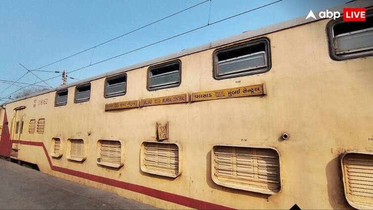 Mumbai iconic double decker train was discontinued from 4 Jan will run from 5 jan with new coached ANN बंद हो गई मुंबई की प्रतिष्ठित डबल डेकर ट्रेन, शनिवार को दी आखिरी सेवा; अब नए कोच के साथ फिर पटरी पर दौड़ेगी 