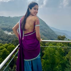 Janhvi Kapoor: తిరుమలలో నయా అతిలోక సుందరి... హాఫ్ శారీలో ముద్దు ముద్దుగా జాన్వీ పాప