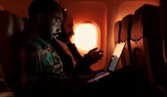 ਜਹਾਜ਼ 'ਚ ਕਿਵੇਂ ਕੰਮ ਕਰਦਾ WiFi, ਜਾਣੋ ਕਿਥੋਂ ਮਿਲਦਾ ਸਿਗਨਲ