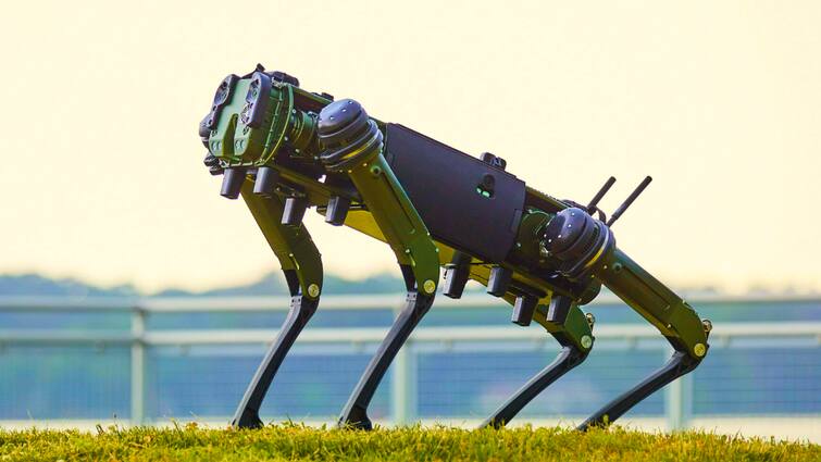 robotic dogs to feature in army day parade here is why they are special सेना दिवस परेड में दिखेंगे 'रोबोटिक डॉग', ऑडियो-विजुअल जुटाने से लेकर सर्विलांस तक में माहिर, जानें तकनीकी विशेषताएं