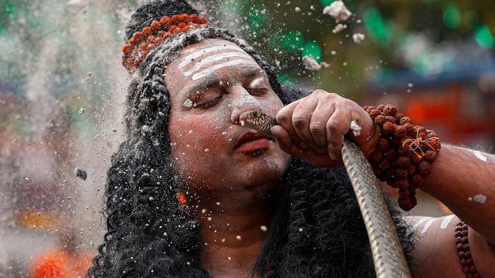 এবার ফেব্রুয়ারি  মাসের ২৬ ফেব্রুয়ারি, বুধবার পড়েছে মহাশিবরাত্রির তিথি। ২৬ ফেব্রুয়ারি সকাল ৯ টা ৪২ মিনিট থেকে  তিথি শুরু হবে। তিথি সমাপন পরের দিন। সকাল ৮ টা ৩১ মিনিট পর্যন্ত থাকবে শিব চতুর্দশীর তিথি।