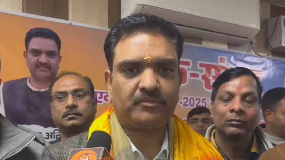 अखिलेश यादव पर बरसे असीम अरुण, बोले - सत्ता में थे तो दलितों का किया अपमान, अब दिखा रहे नकली प्रेम Asim Arun lashed at Akhilesh Yadav said he insulted Dalits ANN अखिलेश यादव पर बरसे असीम अरुण, बोले - सत्ता में थे तो दलितों का किया अपमान, अब दिखा रहे नकली प्रेम