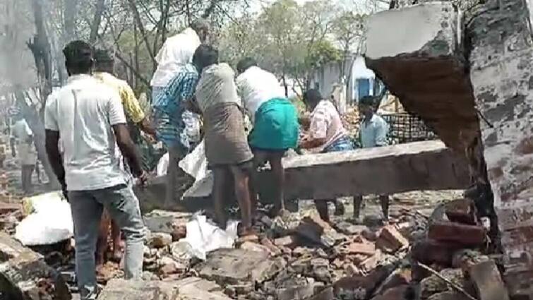 blast at firecracker factory near sattur 5 dead rescue operations going firecracker factory Blast: மீண்டும் கோர விபத்து - சாத்தூரில் வெடித்து சிதறிய பட்டாசு ஆலை, 6 பேர் பரிதாபமாக பலி