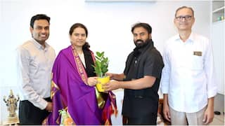 Chess champion Koneru Humpy meets SAAP chairman Ravi Naidu