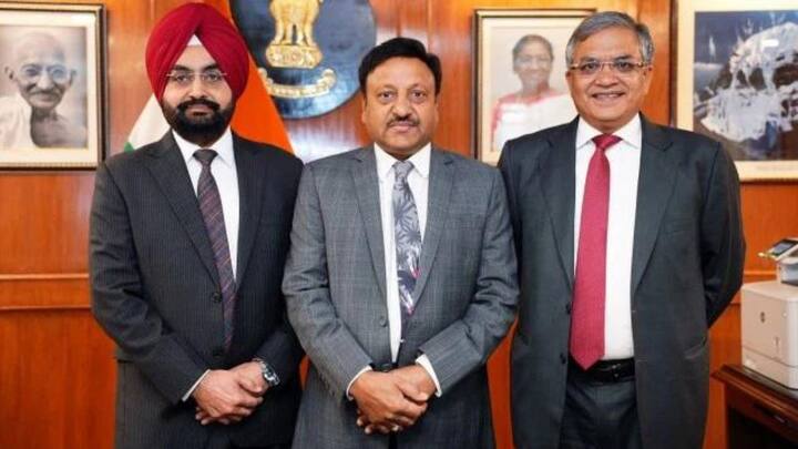 इन योजनाओं में बात की जाए तो मुख्यमंत्री महिला सम्मान योजना, संजीवनी योजना जैसी योजनाएं शामिल हैं. इन योजनाओं में रजिस्ट्रेशन भी शुरू हो चुका है. जिसके लिए आम आदमी पार्टी के कार्यकर्ता घर-घर जाकर रजिस्ट्रेशन की प्रोसेस पूरी कर रहे हैं.