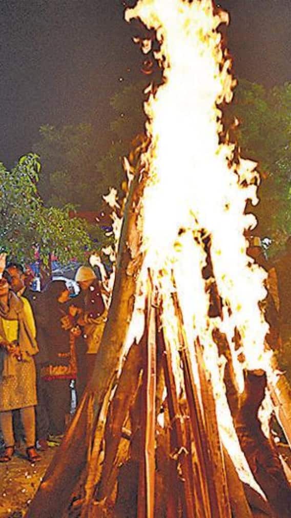 पंजाब में लोहड़ी उत्सव, जानें कैसे होती है इस पर्व की खास तैयारी और परंपराएं