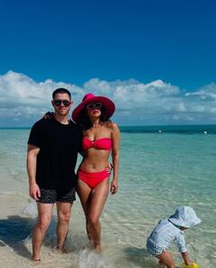 बिकिनी पहन बीच पर की मस्ती, प्रियंका चोपड़ा ने पति निक और बेटी संग खास अंदाज में सेलिब्रेट किया था न्यू ईयर, अब एक्ट्रेस ने शेयर की तस्वीरें