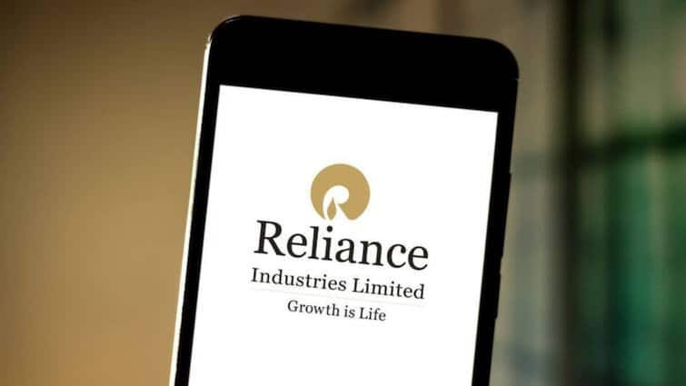 Reliance Industries Secures $3 Billion In Dual-Currency Loan From 11 Banks:  Report