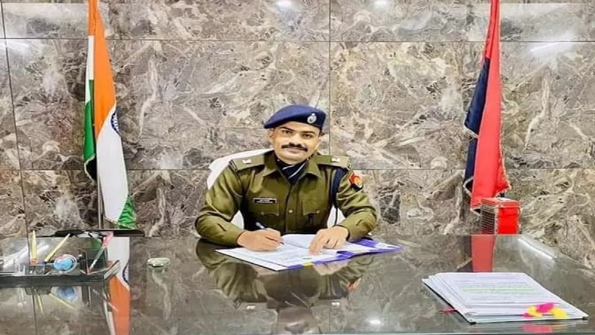 30 लाख की विदेश में नौकरी छोड़ बने IPS, प्राइमरी स्कूल से शुरू की थी पढ़ाई, पढ़िए सफरनामा