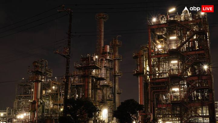 लेकिन क्या आपके मन में कभी ये सवाल आया है कि आखिर देश के किस राज्य में सबसे अधिक फैक्ट्रियां है, जहां पर देशभर से लोग काम की तलाश में जाते हैं.