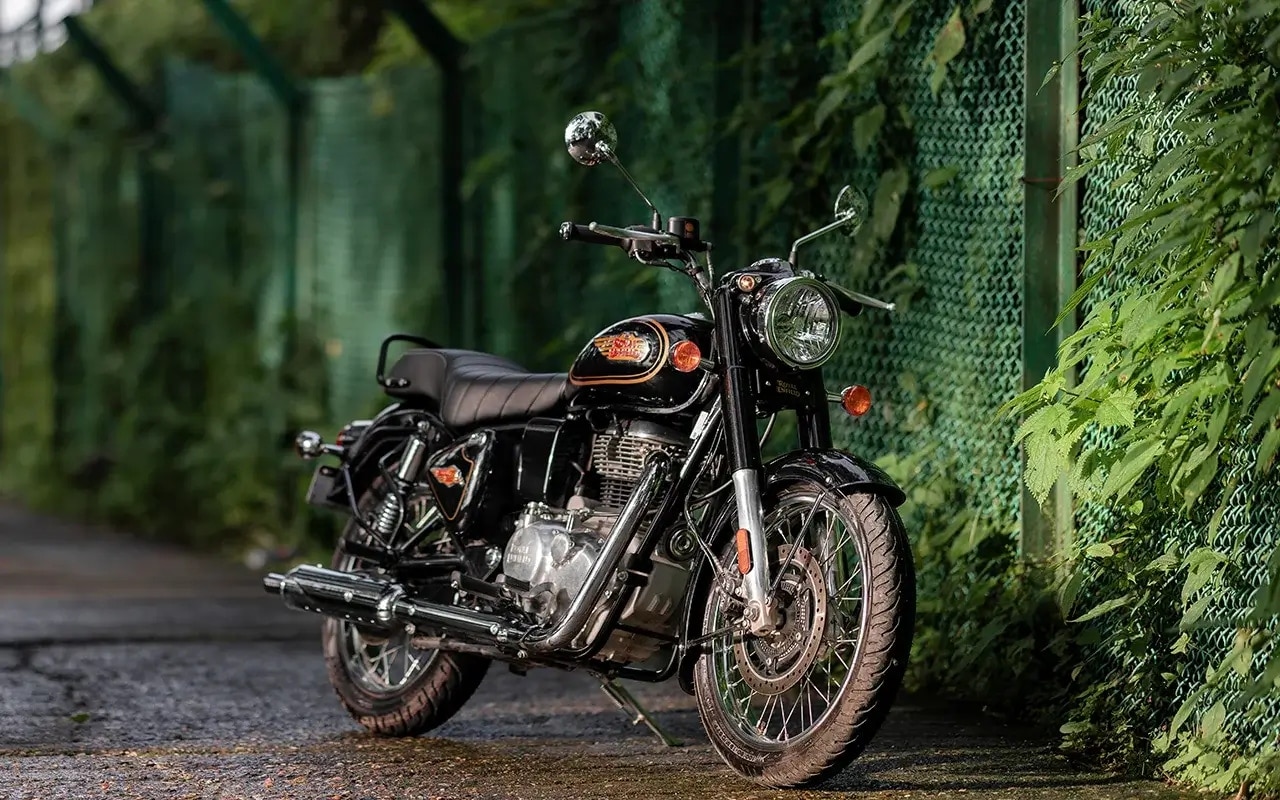 Royal Enfield ने तोड़ दिए अपने सारे पुराने रिकॉर्ड, 2024 में हुई धमाकेदार सेल, जानें बिकी कितनी मोटरसाइकिल?