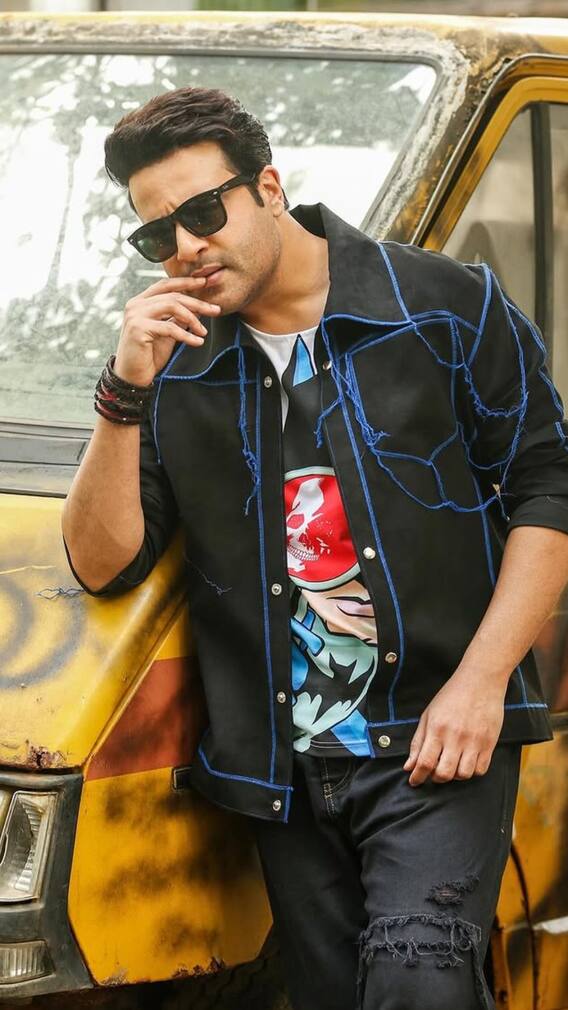 कभी मामा के कपड़े चुराता था ये कॉमेडियन, अब शूज पर करता है लाखों खर्च