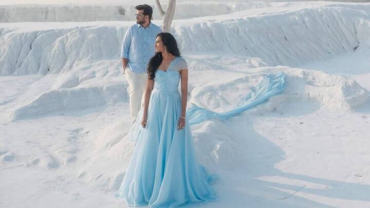 বিয়ে থেকে শুরু করে রিসেপশন, প্রি ওয়েডিং ও পোস্ট ওয়েডিং ফটোশ্যুট, সিন্ধু সোশ্যাল মিডিয়ায় ভক্তদের সঙ্গে স্বর্ণালী মুহূর্তের সব ছবি ভাগ করে নিয়েছেন।