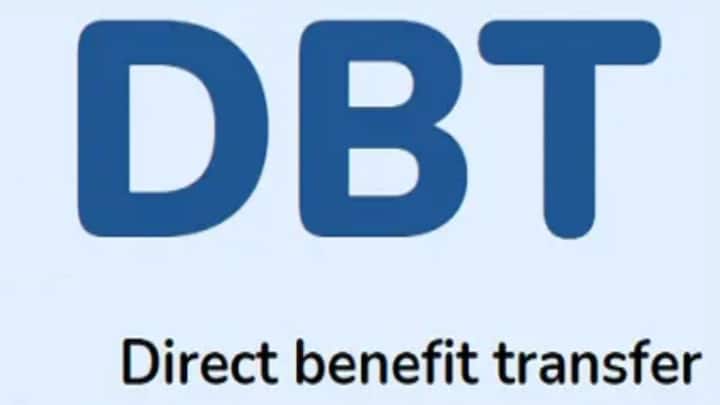 प्रधानमंत्री किसान सम्मान निधि योजना में सबसे पहले किसानों को अपने बैंक खाते में डीबीटी यानी डायरेक्ट बेनिफिट ट्रांसफर ऑन करवाना जरूरी है. क्योंकि सरकार इसी के जरिए किसानों को किस्त के पैसे भेजती है. अगर यह ऑन नहीं होगी तो पैसे नहीं मिलेंगे.