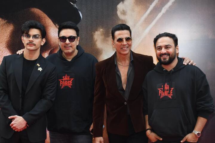 इस सवाल पर कि किया अक्षय दिनेश विजान के हॉरर-कॉमेडी यूनिवर्स का हिस्सा होंगे, अक्षय ने कहा, 'मैं क्या कह सकता हूं? दिनेश और ज्योति को ये तय करना होगा. वे पैसे लगाने वाले हैं और अमर कौशिक को डायरेक्ट करना है.'