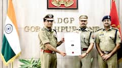 Success Story: গ্রামের স্কুল থেকে সোজা ফ্রান্সে পড়ার সুযোগ; ৩০ লাখের চাকরি ছেড়ে এখন সফল IPS কৃষ্ণকুমার