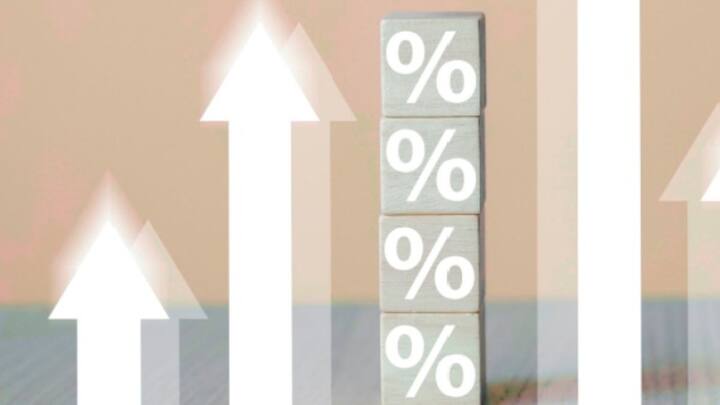 image 5ोइसके बाद आपको उम्मीद करनी है कि आपको अपने निवेश पर 12% का रिटर्न मिलता रहे. अगर आपको इसी रफ्तार से रिटर्न मिलता रहता है. तो आप 15 साल के भीतर 5,500 रुपये से 25 लाख रुपये का फंड जमा कर सकते हैं.