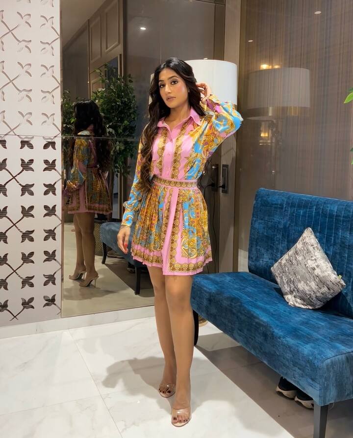 दोघांनीही एकमेकांना इन्स्टाग्रामवर अनफॉलो केलं आहे. सोबतच त्यांनी एकमेकांच्या इन्स्टाग्राम खात्यावरील एकमेकांचे फोटो डिलिट केले आहेत.