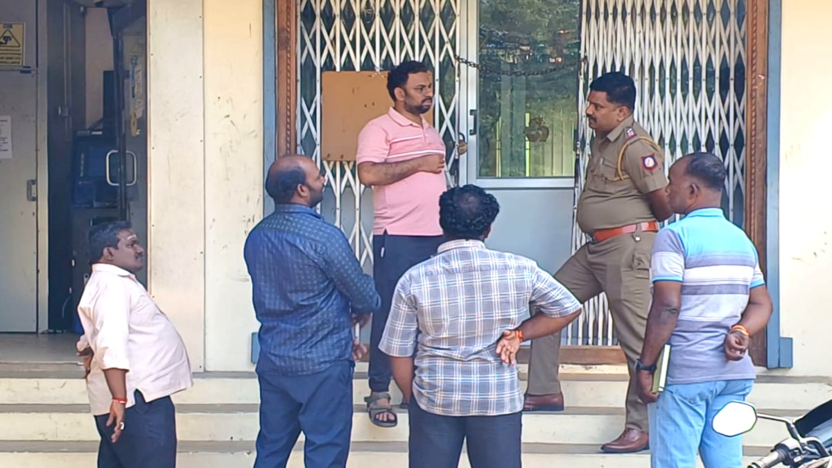 Crime: ஏடிஎம் இயந்திரத்தை உடைத்து பல லட்சம் ரூபாய் கொள்ளை ;தொடரும் திருட்டு சம்பவங்கள் - எங்கே தெரியுமா..?