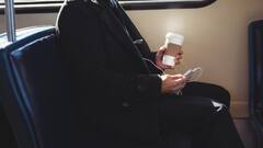 ये कैसा पागलपन! फ्लाइट में शख्स ने यात्री पर किया पेशाब, क्रू मेंबर की हरकत जान हो जाएगा माथा खराब