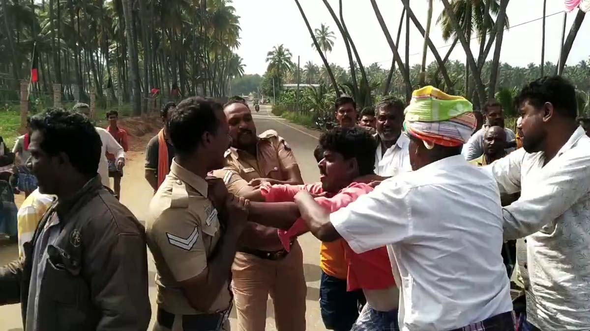 உதயநிதி பிறந்த நாள் கொண்டாட்டம்.. மோதலில் முடிந்த  ரேக்ளா ரேஸ்! வேடிக்கை பார்த்த எம்.எல்.ஏ