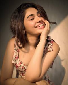 Krithi Shetty : కృతి శెట్టి సన్​కిస్డ్ లుక్​ అదిరిపోయింది కదూ.. ఇన్​స్టాగ్రామ్​ ఫోటోలకు హీరోయిన్ మంచి టిప్ ఇచ్చిందిగా