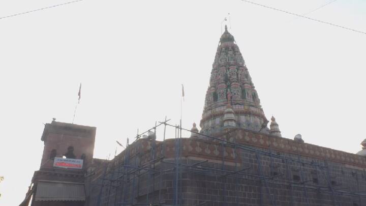 कालच राज्याचे आपत्ती व्यवस्थापन मंत्री गिरीश महाजन यांनी मंदिराचे आपत्तीच्या संदर्भात पाहणी केली आणि भाविकांच्या सुविधेसाठी भव्य कॉरिडॉर उभारणार असे संकेत दिले होते.