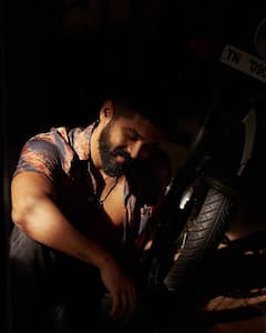 Dhruv Vikram : విక్రమ్​ యంగ్​ వెర్షన్​లా ధృవ్.. సరైన బ్రేక్ వస్తే తండ్రినే మించిపోతాడంటోన్న ఫ్యాన్స్