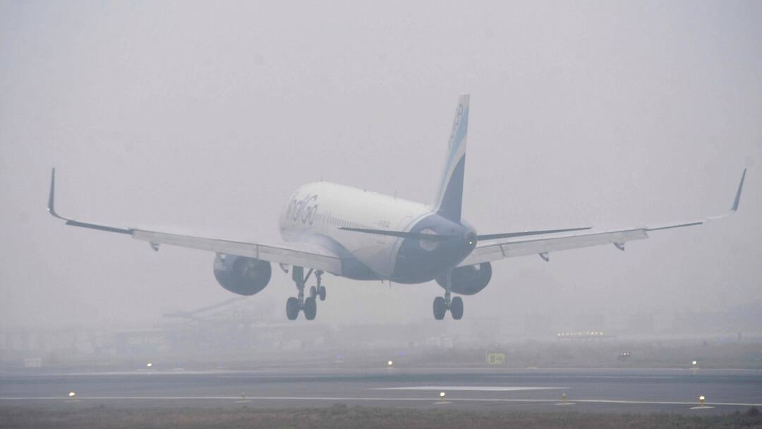Flight Services Hit In Delhi As Fog Shrouds North India Amid Cold Wave; At Least 72 Delayed In Kolkata Flight Services Hit In Delhi As Fog Shrouds North India Amid Cold Wave At Least 72 Delayed In Kolkata Flight Services Hit In Delhi As Fog Shrouds North India Amid Cold Wave; At Least 72 Delayed In Kolkata
