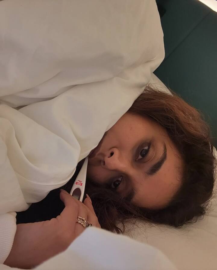 அதில் அவர் பதிவிட்ட கடைசி புகைப்படத்தை பார்க்கும் போது அவர் பல இடங்களுக்கு சென்று வந்ததால் பீவர் வந்திருக்கும் என்று தெரிகிறது.  இதற்கு ரசிகர்கள் ஹேப்பி மேரேஜ் லைஃப், அழகான இடங்கள், அச்சோ பாவம் சீக்கிரமாக குணமடைந்து வாருங்கள் என்று பலவிதமாக விமர்சனம் செய்து வருகின்றனர்.