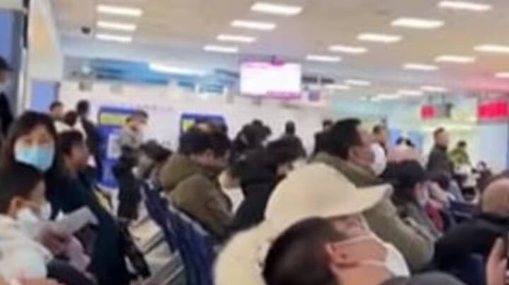 ਦੱਸ ਦੇਈਏ ਕਿ ਇਸ ਦਾ ਨਾਮ HPMV ਵਾਇਰਸ ਹੈ। ਇਹ ਵਾਇਰਸ ਵੀ ਕੋਵਿਡ ਵਾਂਗ ਫੈਲ ਰਿਹਾ ਹੈ। ਕੋਰੋਨਾ ਵਾਇਰਸ ਵਾਂਗ ਇਸ ਨੂੰ ਵੀ ਘਾਤਕ, ਜ਼ਹਿਰੀਲਾ ਮੰਨਿਆ ਜਾ ਰਿਹਾ ਹੈ। ਰਿਪੋਰਟਾਂ ਦੇ ਅਨੁਸਾਰ, ਚੀਨ ਵਿੱਚ ਇਸ ਸਮੇਂ ਬਹੁਤ ਸਾਰੇ ਲੋਕ ਇਸ ਵਾਇਰਸ ਦਾ ਸ਼ਿਕਾਰ ਹੋ ਰਹੇ ਹਨ, ਇਸਦੇ ਮਾਮਲਿਆਂ ਵਿੱਚ ਅਚਾਨਕ ਵਾਧਾ ਦੇਖਿਆ ਗਿਆ ਹੈ। ਆਓ ਜਾਣਦੇ ਹਾਂ ਇਸ ਵਾਇਰਸ ਬਾਰੇ...