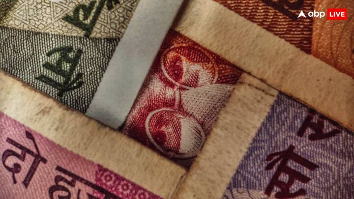 आज हम आपको बताएंगे कि जब देश आजाद हुआ था, उस समय आरबीआई ने सबसे कौन सा नोट छापा था और वो कितने रुपये का था.