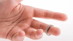 Ring Mark on Finger: আংটি পরলেও দাগ হবে না আঙুলে, উপায় অতি সহজ