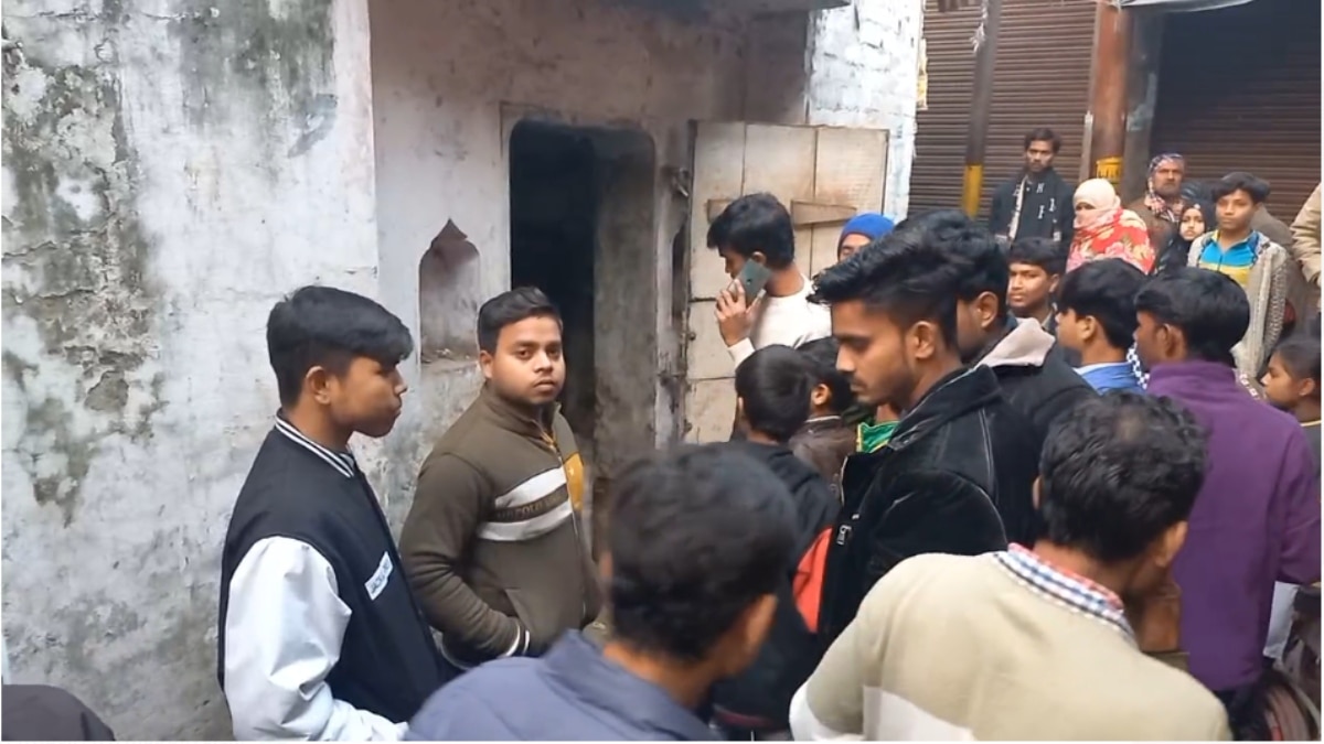 फिरोजाबाद में बजरंग दल की मांग पर खुला 60 साल पुराने मंदिर का ताला, मिली हनुमान जी की प्रतिमा