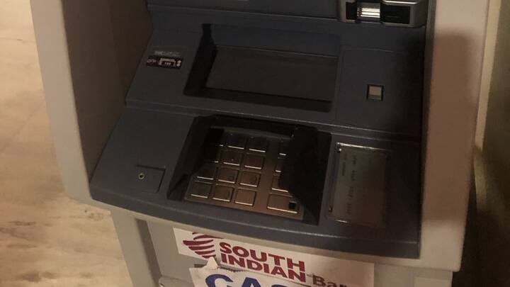 आईसीडी का उपयोग करके आप अपने बैंक के खाते से किसी दूसरे बैंक खाते में कैश जमा कर सकते हैं. यह सुविधा आपको बैंकों और वाइट लेवल एटीएम ऑपरेटर के एटीएम में मिल जाएगी.