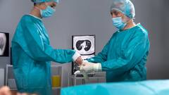 मरीज से डॉक्टर को हो गया कैंसर? इस छोटी सी चूक ने कर डाला सत्यानाश, लोगों को डरा रही खबर