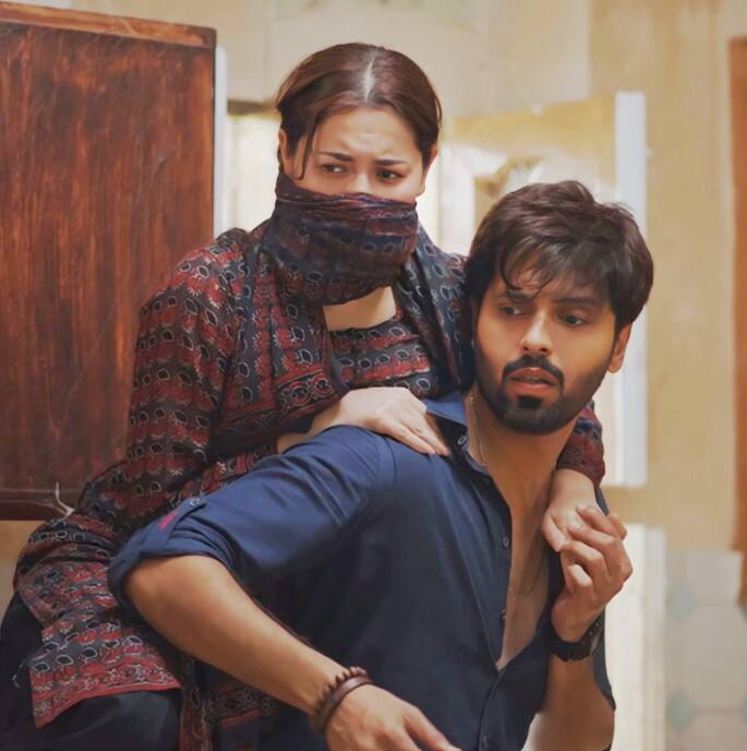 पाकिस्तानमधील काही बातम्या भारतात चांगल्याच प्रसिद्ध आहेत. यामध्ये जिंदगी गुलजार है या मालिकेचे नाव प्रथम क्रमांकावर आहे. या मालिकेत प्रेम, नातेसंबंध आणि येणाऱ्या अडचणी चांगल्या प्रकारे सांगण्यात आल्या आहेत.