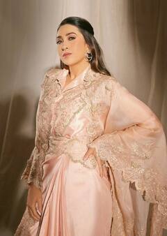 50 की उम्र में दिखेंगी 30 की, जब फॉलो करेंगी करिश्मा कपूर का फिटनेस और डाइट प्लान