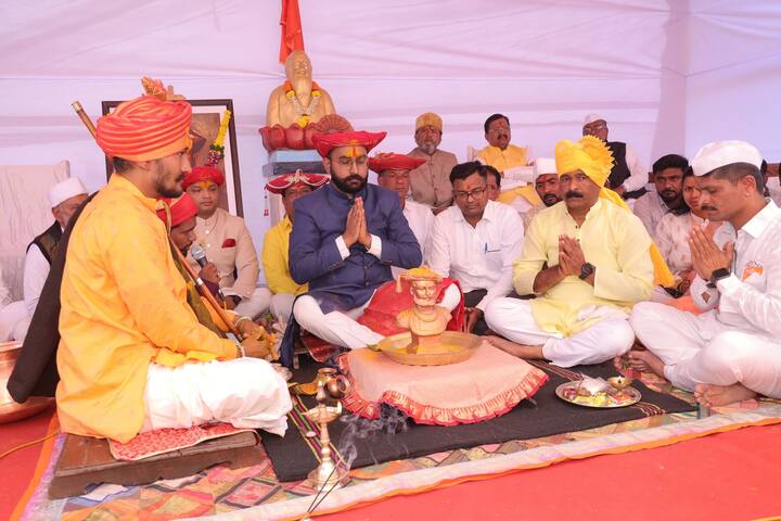 या पराक्रमी देशभक्त राजाचे जन्मस्थान असलेला वाफगावचा भुईकोट किल्ला सुभेदार मल्हारराव होळकर यांनी बांधून घेतला होता. पुण्यश्लोक अहिल्यादेवी यांच्या वास्तव्याने ही वास्तू पावन झाली आहे.