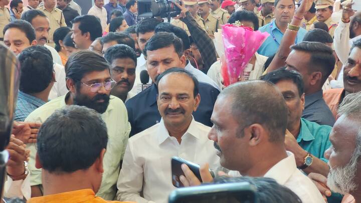 సీఎం రేవంత్ రెడ్డి వర్చువల్‌గా పాల్గొనగా.. కేంద్ర మంత్రులు బండి సంజయ్, కిషన్ రెడ్డి, బీజేపీ నేత ఈటల రాజేందర్ ఇతర ముఖ్య నేతలు ఈ కార్యక్రమంలో పాల్గొన్నారు.