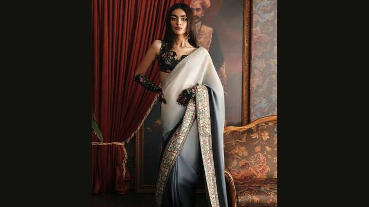 3. Gloves For A Royal Look: Using gloves with traditional costumes may feel out of place but if styled well, the gloves can improve the overall look. Velvet or satin gloves in dark colors that match the outfit can be selected. They not only cover one’s hands and keep the wearer feeling warm, but they also enhance one’s outfit by incorporating an interesting, classic element into it. (Image Source: Pinterest/goni34943)