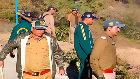 Uttarakhand: स्याल्दे में तेंदुए का आतंक, आठ लोगों पर हमला, वन विभाग ने किया ट्रेंकुलाइज Uttarakhand: स्याल्दे में तेंदुए का आतंक, आठ लोगों पर हमला, वन विभाग ने किया ट्रेंकुलाइज