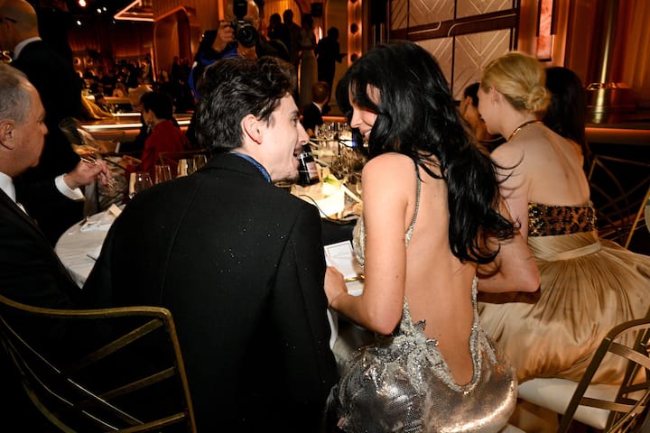 Throughout the evening, the couple shared subtle moments of PDA, staying close as they mingled with fellow celebrities.