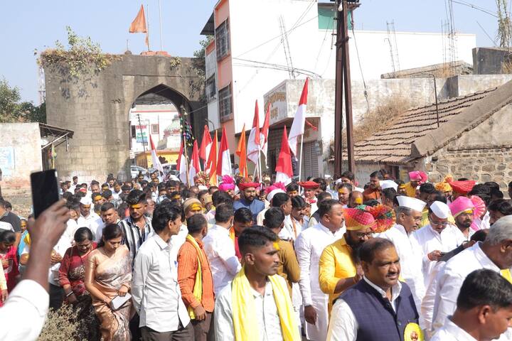 दरवर्षीप्रमाणे यंदाही 6 जानेवारी रोजी किल्ले वाफगाव येथे महाराजा यशवंतराव होळकर(प्रथम) यांचा राज्याभिषेक दिन सोहळा मोठ्या उत्साहात पार पडला. यावेळी मंगल वाद्यांच्या गजरात मिरवणूक, राजराजेश्वर मंदिरात अभिषेक करण्यात आला.