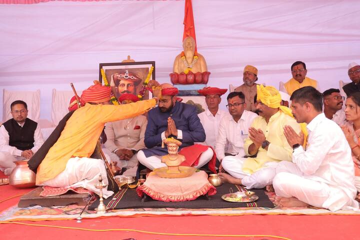 इंग्रज यशवंतराव महाराजांना भारताचा नेपोलिअन म्हणत. महाराजांशी बिनशर्त संधी करण्याची इंग्रजांची मानसिकता होती. मात्र महाराजा यशवंतराव होळकर यांना स्वतंत्र हिंदुस्थान हवा होता. हा इतिहास तरुणांना प्रेरणादायी आहे.