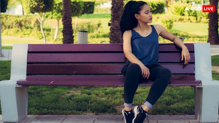 जानकारी के मुताबिक जापान के अधिकांश स्कूलों में लड़कियों पर ऐसे प्रतिबंध हैं. जापान में लड़कियों को सिंगल चोटी या पोनीटेल बनाकर स्कूल जाना सख्त मना है.