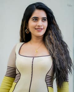 Sravanthi Chokarapu : బాడీకాన్ డ్రెస్​లో స్రవంతి చోకరపు.. వయసుతో పాటు అందం పెరిగిపోతుందంటోన్న నెటిజన్లు